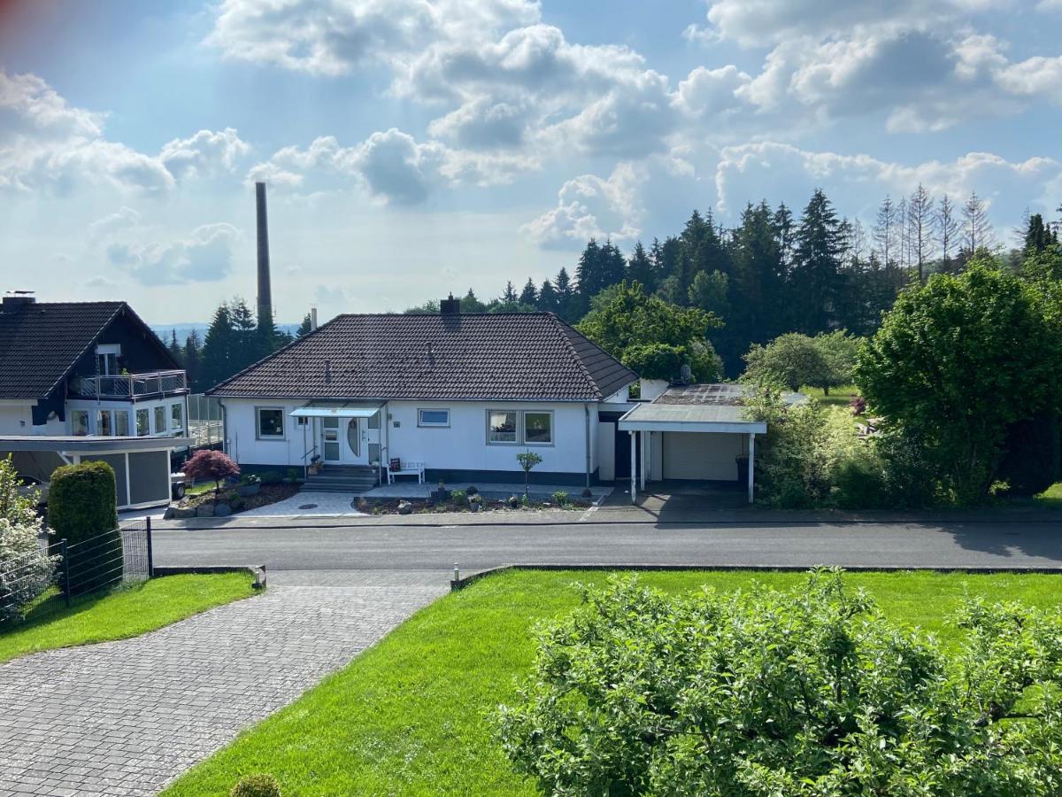 Buchlindenweg - Zimmer & Ferienwohnung Breitscheid  Luaran gambar