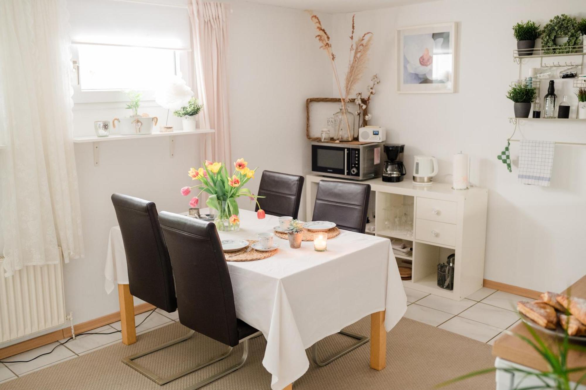 Buchlindenweg - Zimmer & Ferienwohnung Breitscheid  Luaran gambar